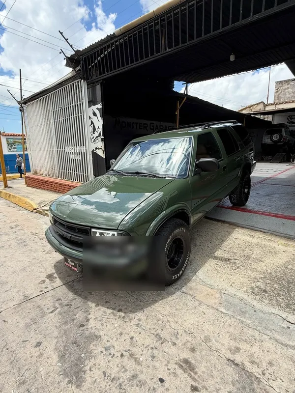 Chevrolet Blazer, verde, en Monster Garage Vzla, Valencia
