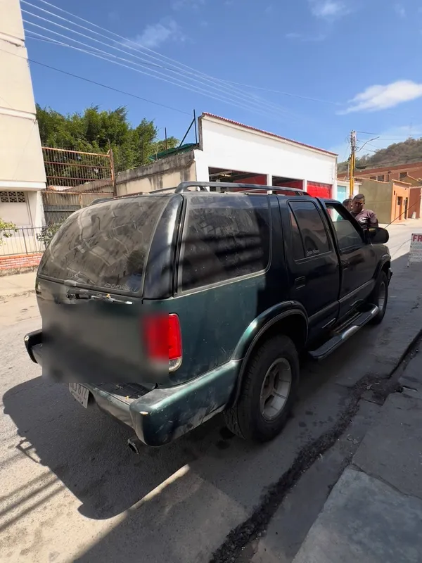 Chevrolet Blazer verde: trasera antes, en Monster Garage Vzla