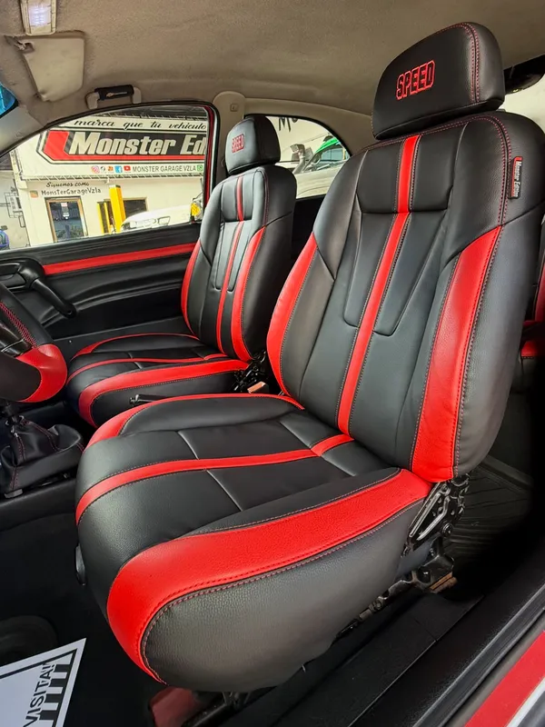 Chevrolet Corsa negro y rojo en Monster Garage Vzla, Valencia (foto 7)