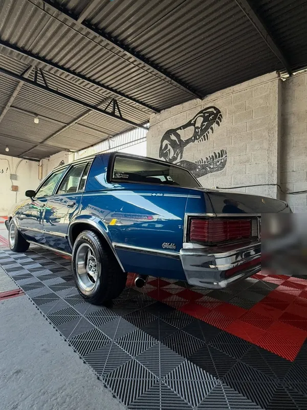 Chevrolet Malibu 1982, azul, en Monster Garage Vzla, Valencia