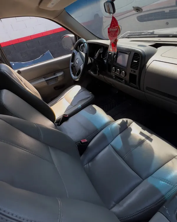 Chevrolet Silverado asientos y tablero: asientos antes, en Monster Garage Vzla