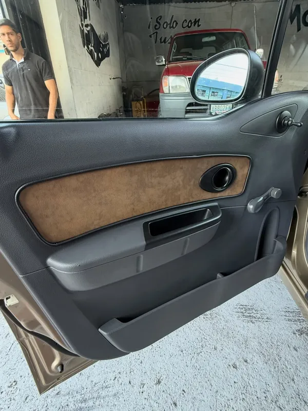 Chevrolet Spark interior personalizado en Monster Garage Vzla, Valencia (foto 3)