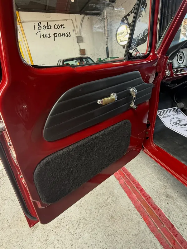 Ford F100 1966 interior negro en Monster Garage Vzla, Valencia (foto 3)