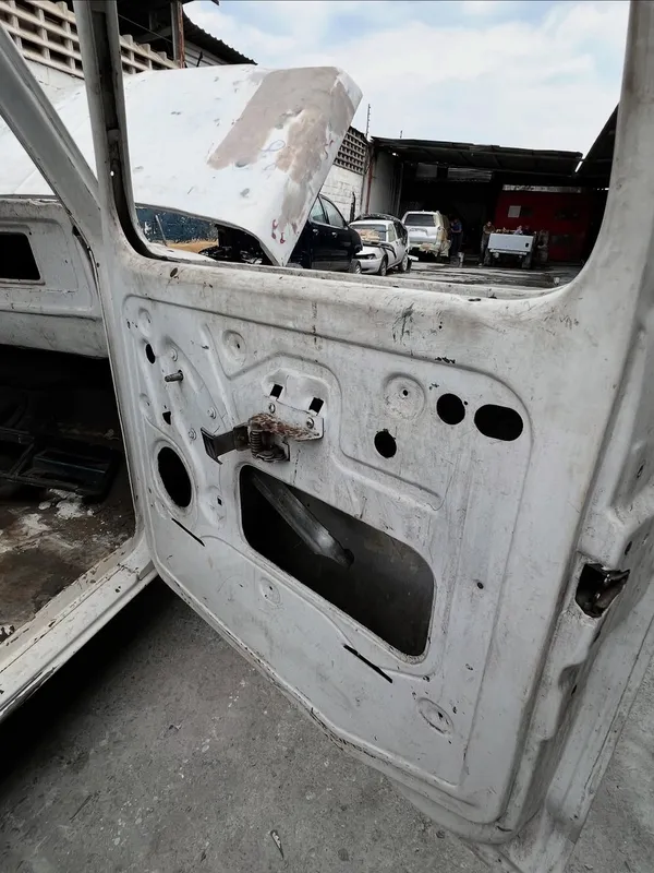 Ford F100 1976 asiento, puerta y tablero: panel de puerta antes, en Monster Garage Vzla