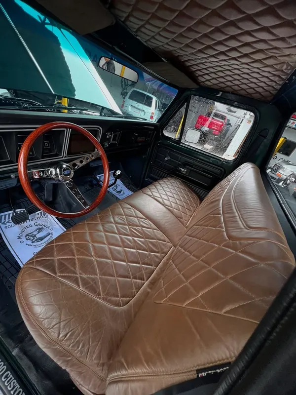 Ford F100 1976, asiento, puerta y tablero, en Monster Garage Vzla, Valencia