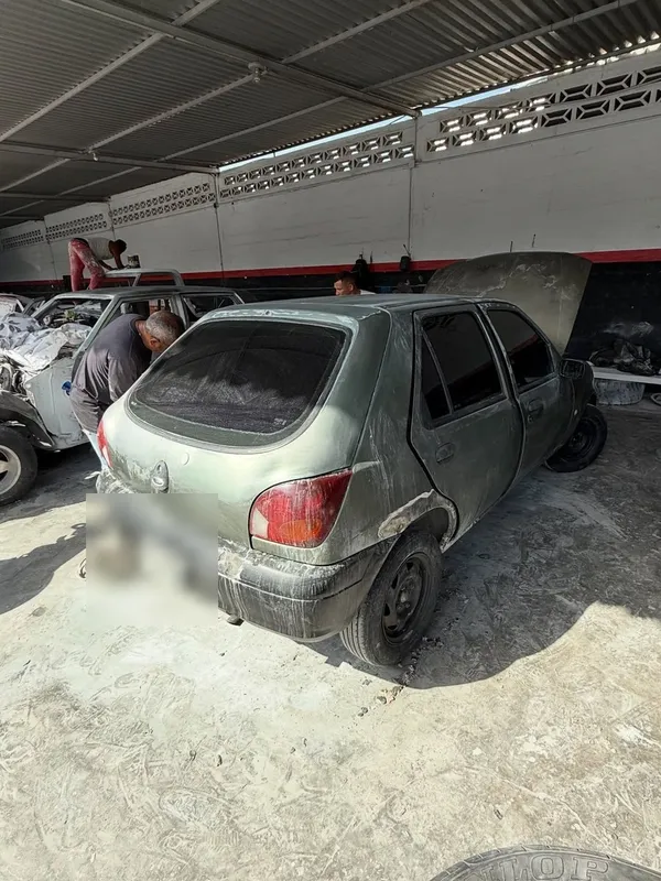 Ford Fiesta gris a verde: antes y después antes, en Monster Garage Vzla