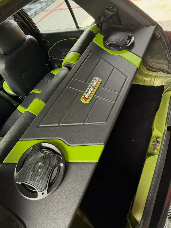 Ford Fiesta negro y verde en Monster Garage Vzla, Valencia (foto 4)