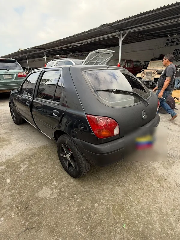 Ford Fiesta negro: antes y después antes, en Monster Garage Vzla