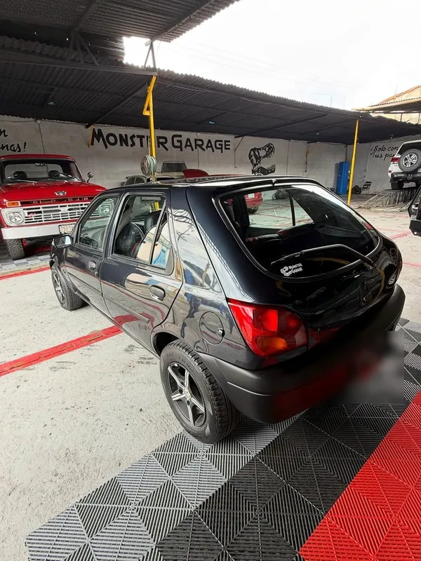 Ford Fiesta, negro, en Monster Garage Vzla, Valencia