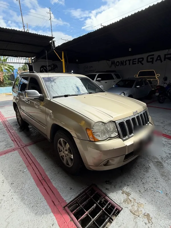 Jeep Grand Cherokee dorado a negro: antes y después antes, en Monster Garage Vzla