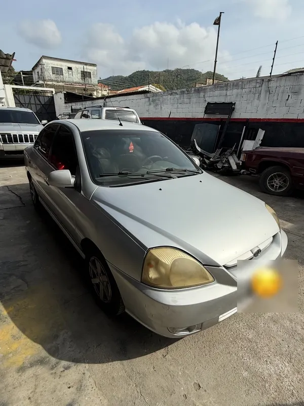Kia Rio plata: antes y después antes, en Monster Garage Vzla