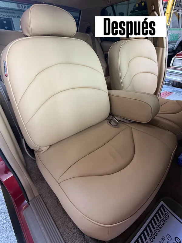 Mercury Grand Marquis bipiel americano: asiento del pasajero después, en Monster Garage Vzla, Valencia