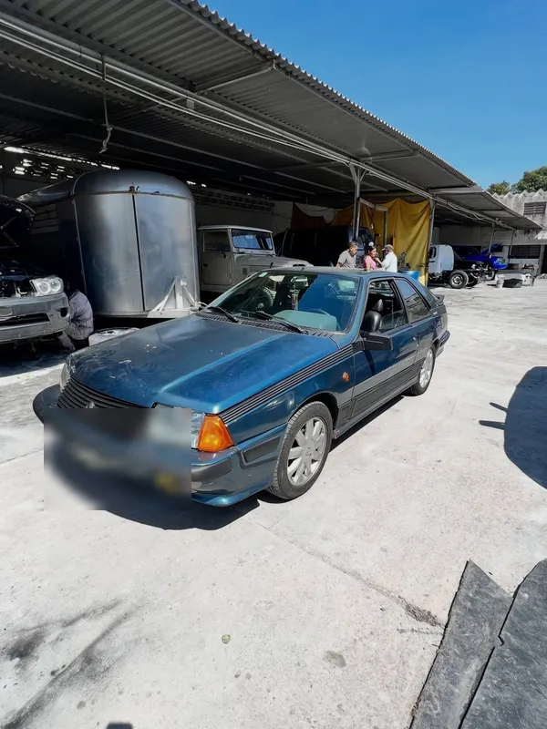 Renault Fuego azul a rojo: antes y después antes, en Monster Garage Vzla