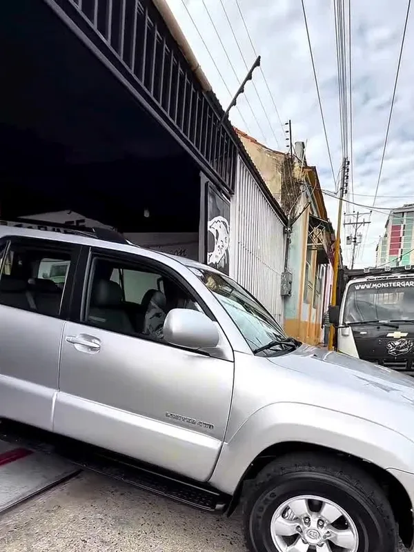 Toyota 4Runner plata (Caracas), plata, en Monster Garage Vzla, Valencia