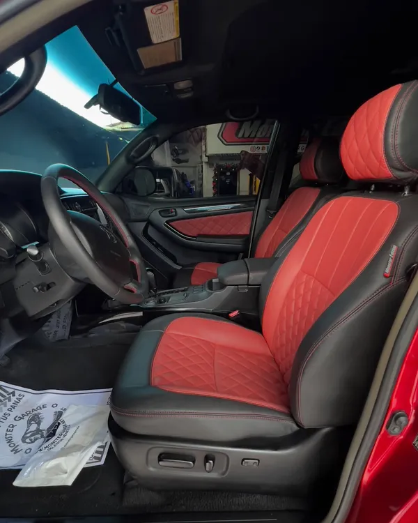 Toyota 4Runner, asientos, volante, consola y puertas, en Monster Garage Vzla, Valencia