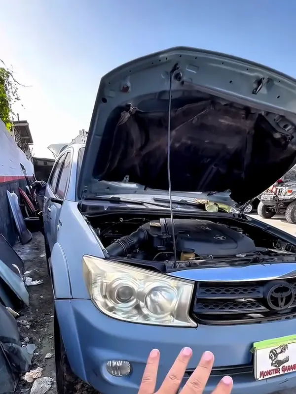 Toyota Fortuner (azul a negra), negro, en Monster Garage Vzla, Valencia