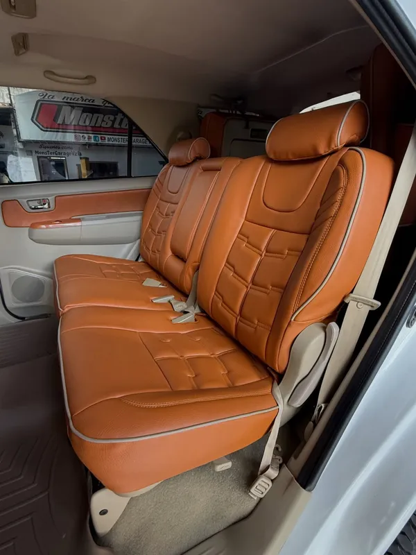 Toyota Fortuner interior en cuero caramelo en Monster Garage Vzla, Valencia (foto 3)