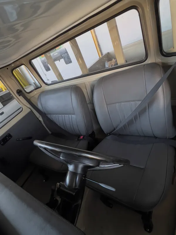 Toyota Land Cruiser clásico interior original restaurado en Monster Garage Vzla, Valencia (foto 2)