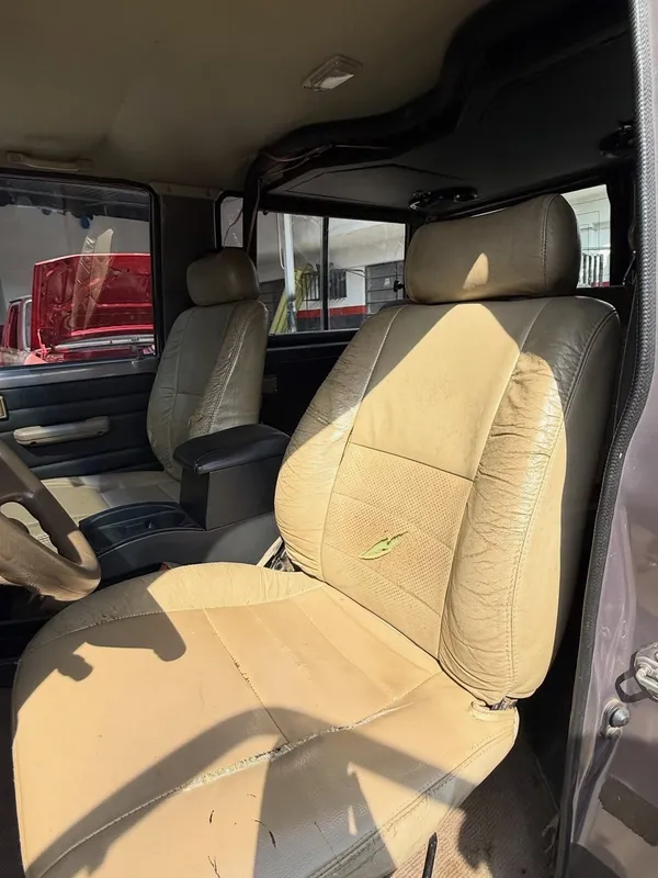 Toyota Land Cruiser, interior beige, en Monster Garage Vzla, Valencia