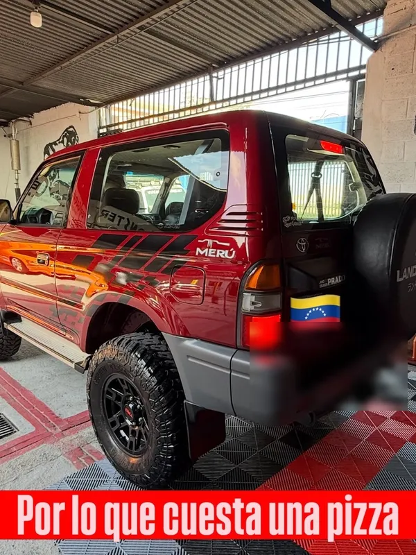 Toyota Machito roja, rojo meru, en Monster Garage Vzla, Valencia