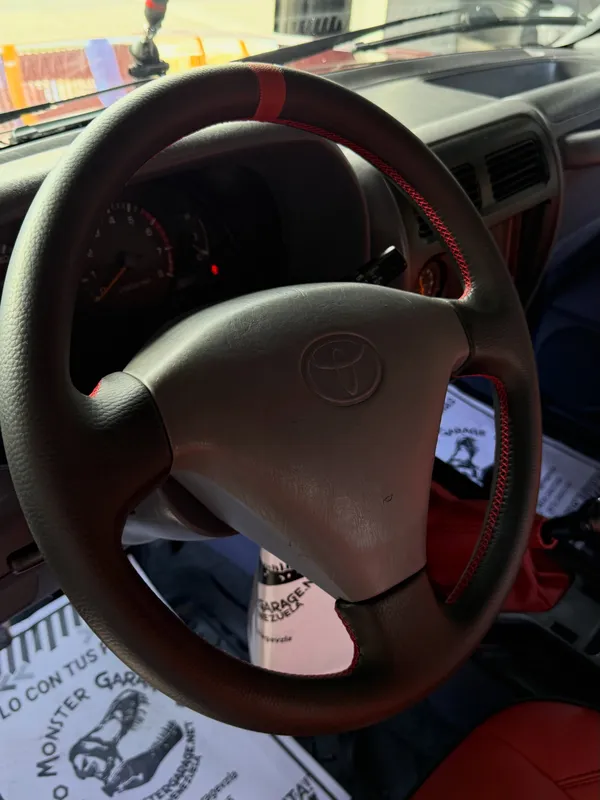 Toyota Meru tapicería personalizada en Monster Garage Vzla, Valencia (foto 10)
