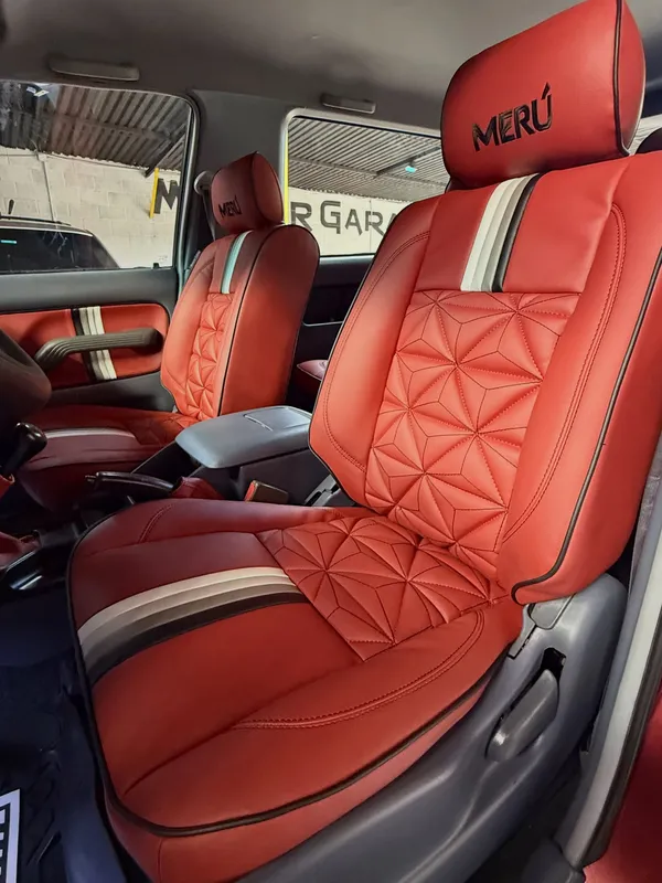 Toyota Meru tapicería personalizada en Monster Garage Vzla, Valencia (foto 5)