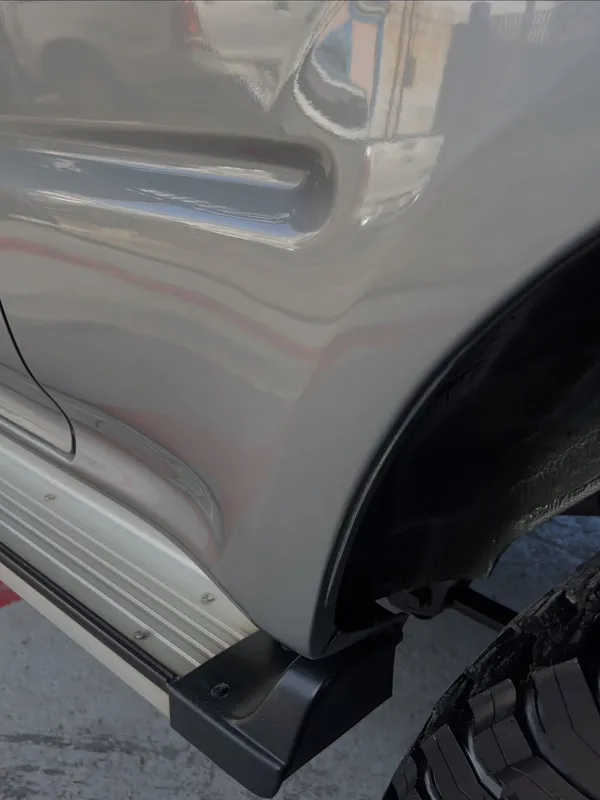 Toyota Prado plata: detalle del golpe después, en Monster Garage Vzla, Valencia
